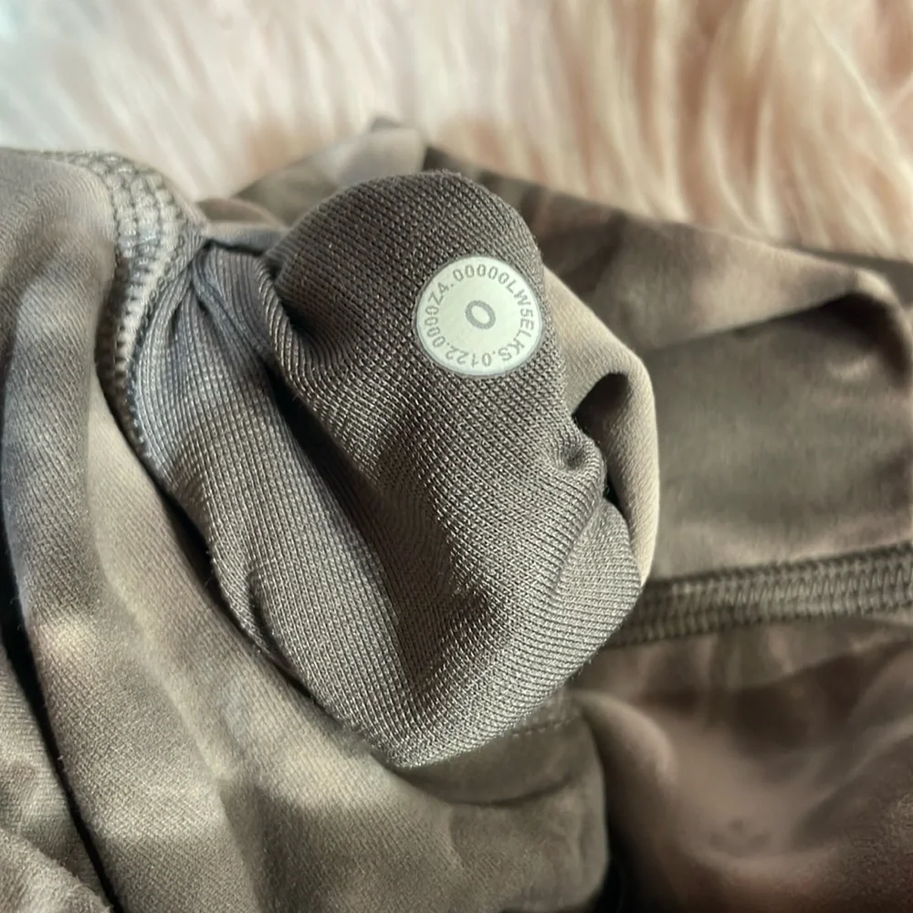 lululemon athletic diamond dye leggings - Picture 2 of 11